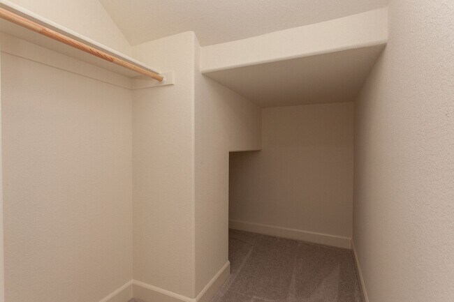Building Photo - 6049 Red Sun Dr