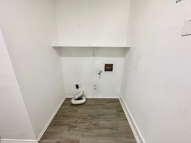 Building Photo - Valley Mills - Quiet Street 3/1 with detached 2 car garage