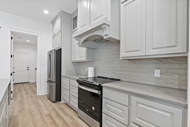 Building Photo - 5036 Mooney Fls Dr