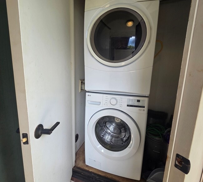 Building Photo - Unfurnished 3/2 Kamalani Condo