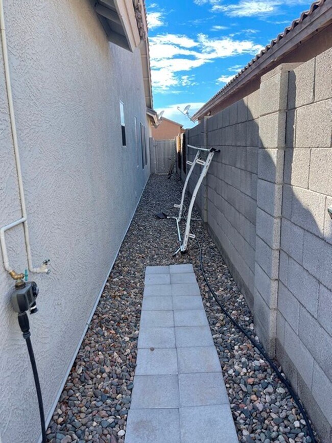 Building Photo - 3601 N 129th Ave