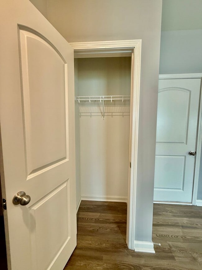 Building Photo - Move in now and pay NO RENT for the rest o...