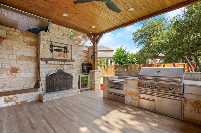 Building Photo - 6612 Casimir Cove