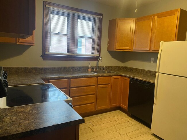 Building Photo - A Must See!