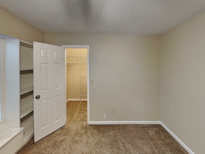 Building Photo - 9088 Forgemaker Ct