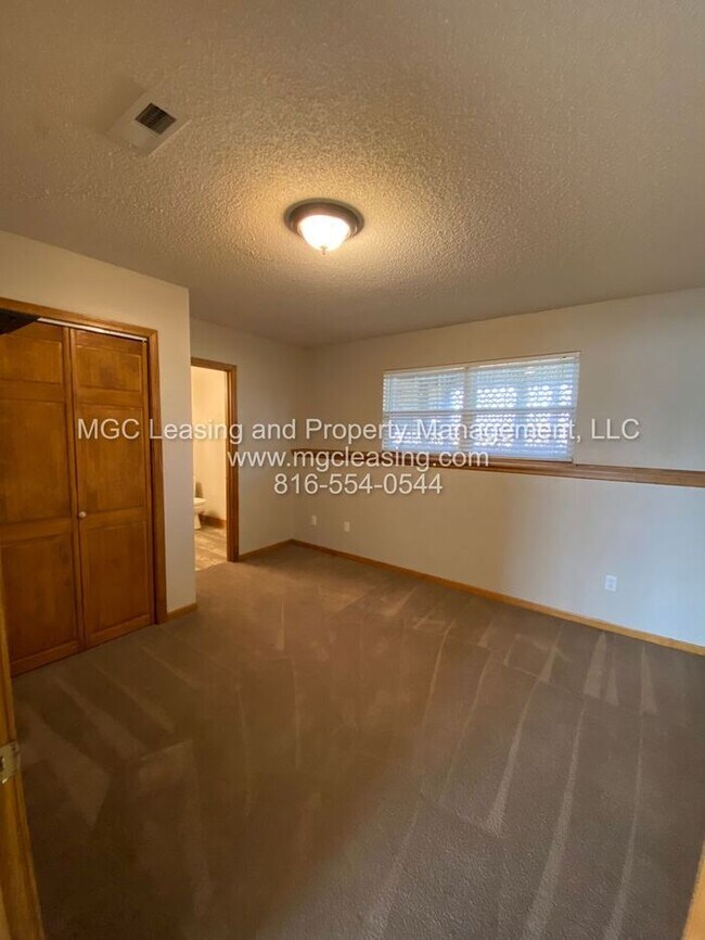 Building Photo - Charming Family Home in Greenwood’s Cheyen...