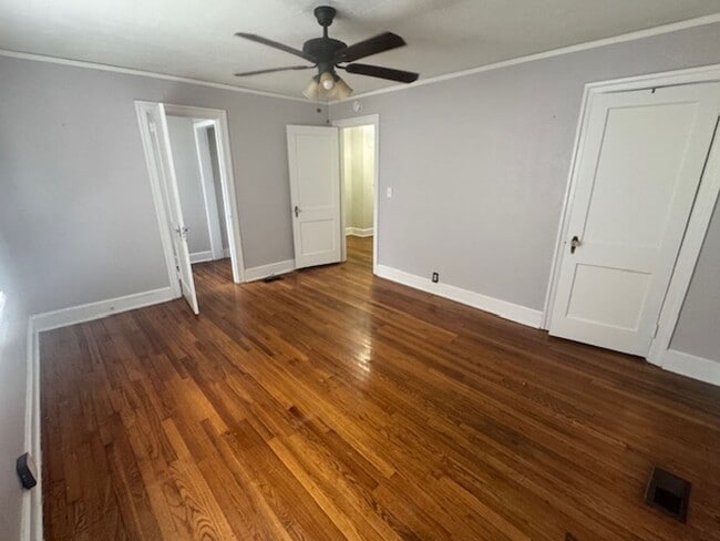 Building Photo - 109 Waverly Way