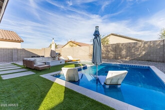 Building Photo - 8133 S 64th Ln