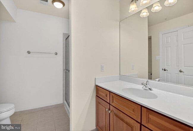 Building Photo - 12013 Montrose Park Pl