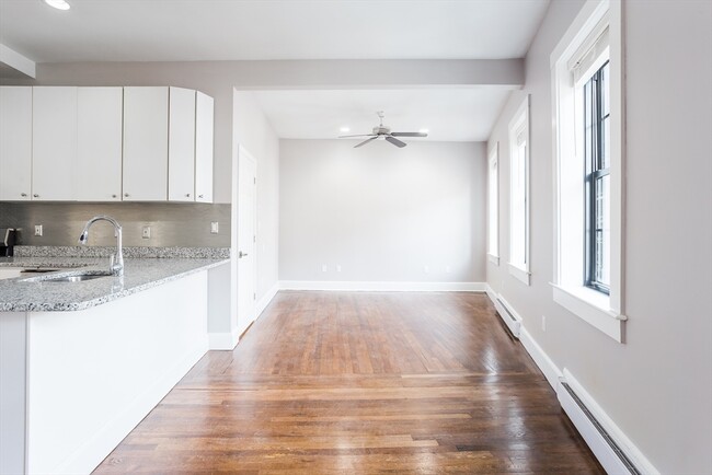 Building Photo - 534 Tremont St