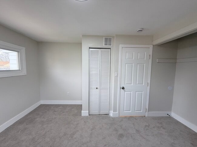 Building Photo - 315 Park Ave