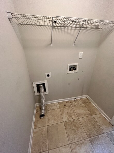 Building Photo - 364 Beynon Terrace