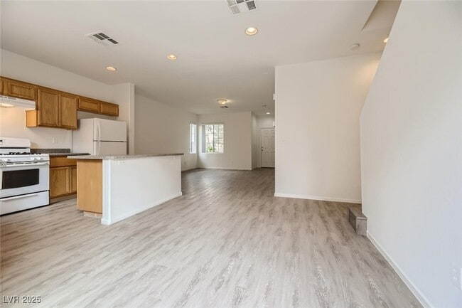 Building Photo - 4045 Oliver Sagebrush Dr