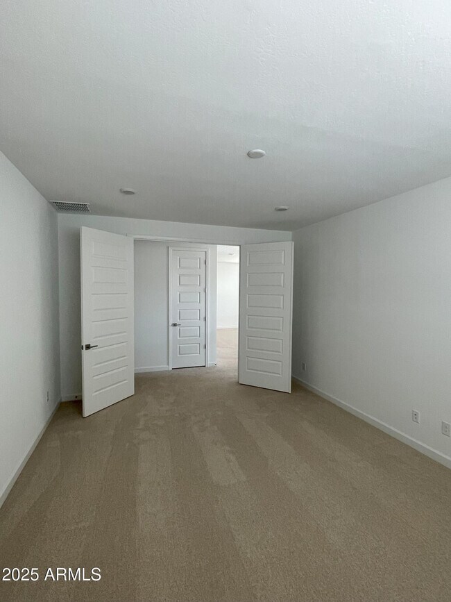 Building Photo - 7417 W Buckhorn Trail