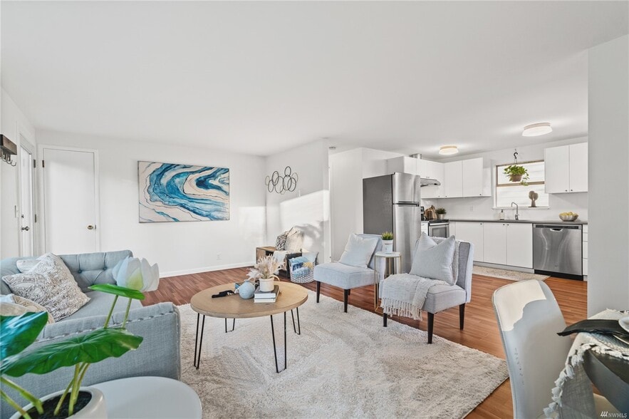 Updated spacious living area - 1511 N 100th St