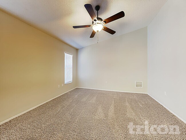 Building Photo - 3910 Creek Woods Dr