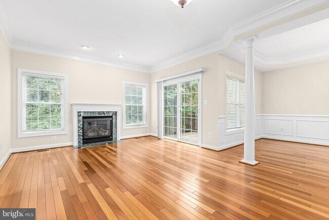 Building Photo - 3836 Elmwood Towne Way