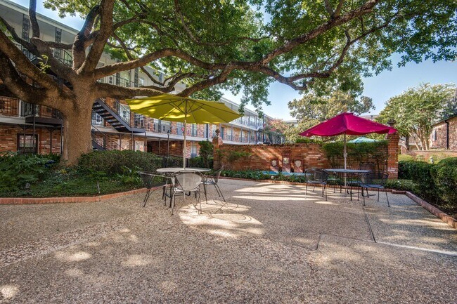 Building Photo - BEAUTIFUL ALAMO HEIGHTS CONDOMINIUM AT THE GEORGIAN