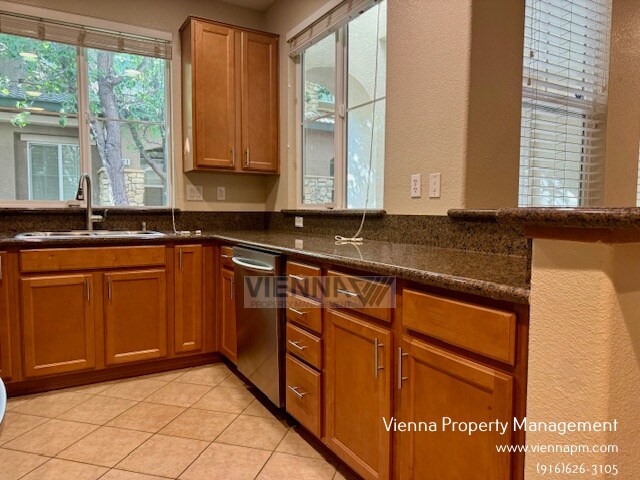 Building Photo - 2108 Las Palomas Loop