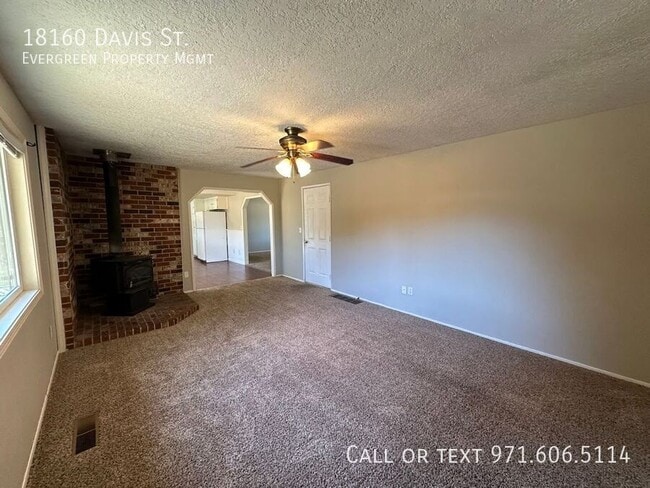 Building Photo - 18160 Davis St