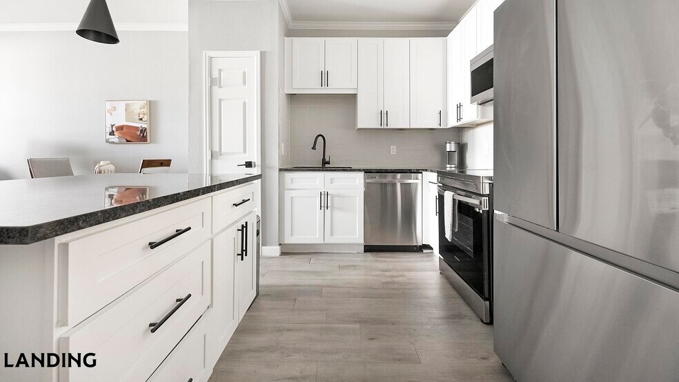 Building Photo - 901 Colorado Blvd