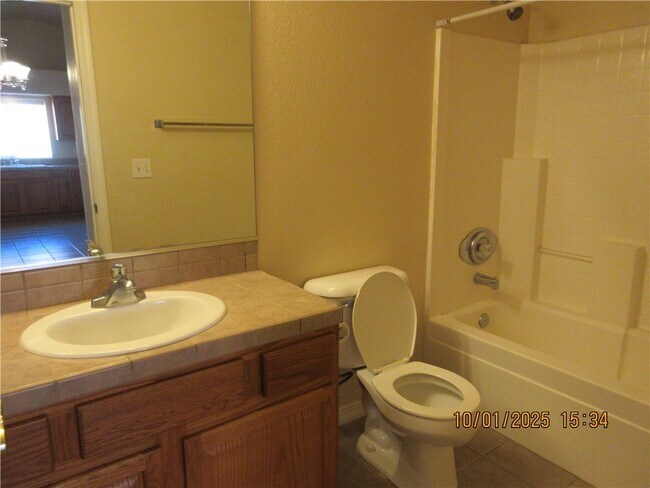 Building Photo - 3156 Gordon Dr