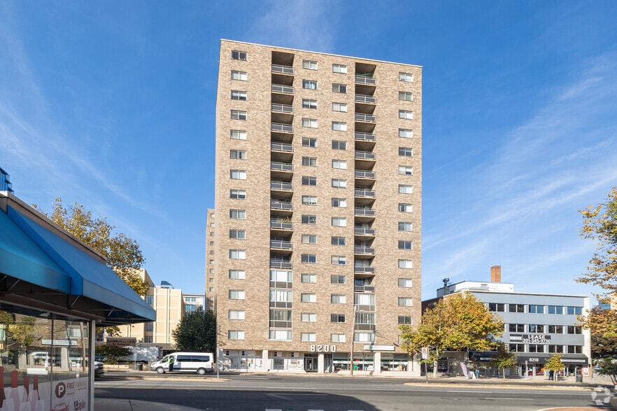 Primary Photo - 8200W Apartments