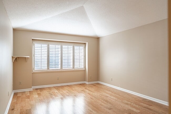 Building Photo - 285 Sugar Gum Ln