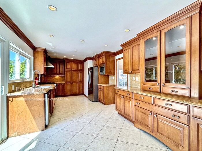 Building Photo - 10211 Clematis Ct