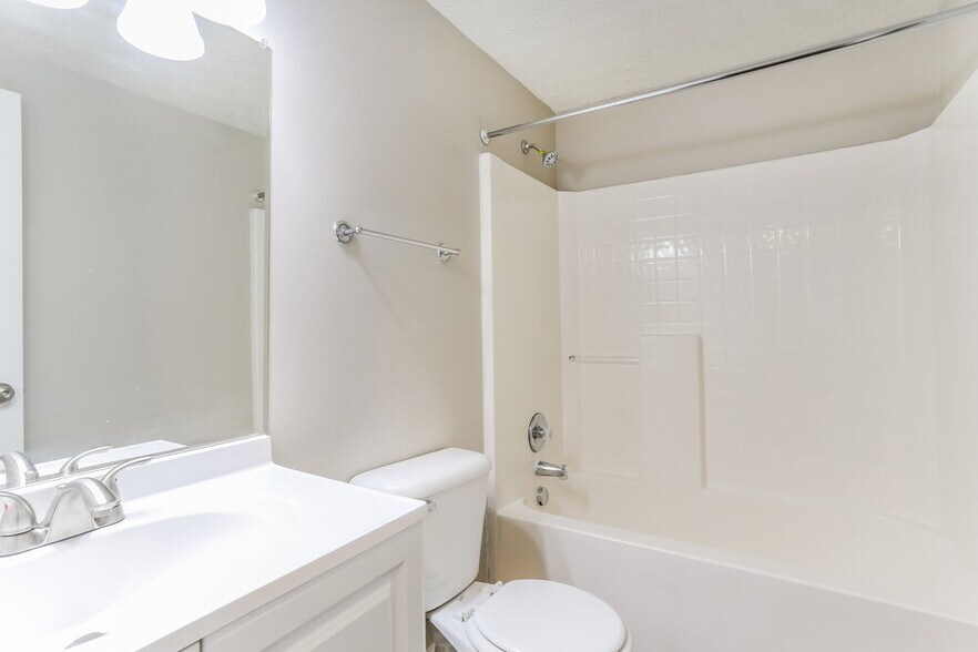 Building Photo - 5708 Canal Bridge Dr