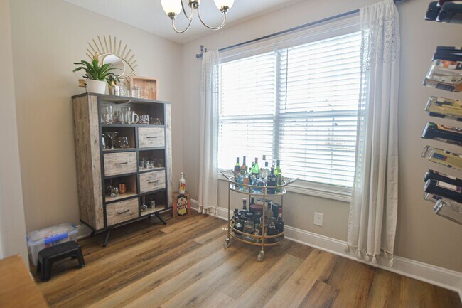 Building Photo - Pet Friendly Three Bedroom!