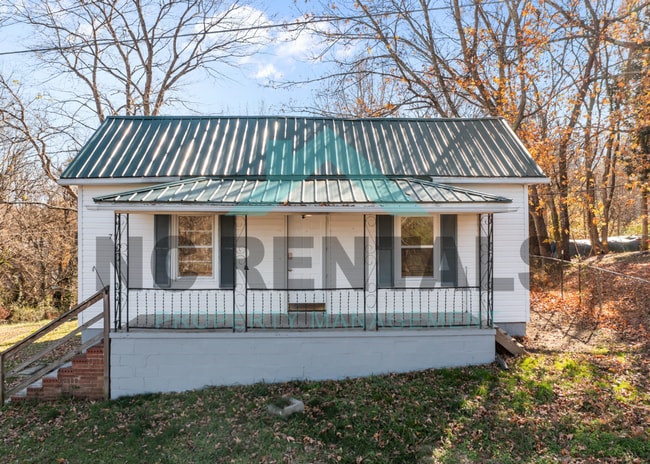 Building Photo - 721 Davis St