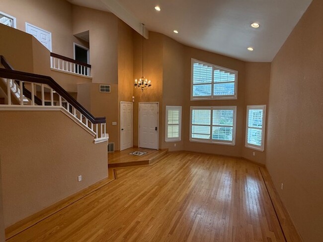 Building Photo - Beautiful 4-Bedroom Home in Carriage Hills...