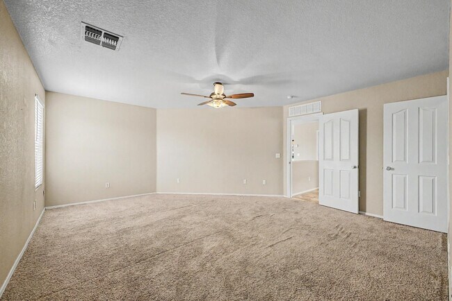 Building Photo - 33856 N Cherry Creek Rd