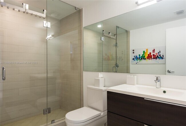 Building Photo - 9940 W Bay Harbor Dr
