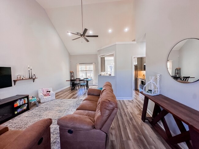 Building Photo - 6454 Self Creek Rd