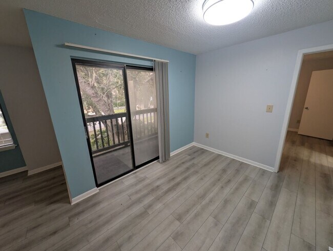 Building Photo - 3550 Sable Palm Ln