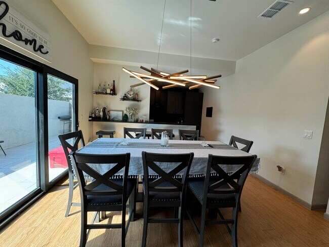Building Photo - 7219 Rocio Dr