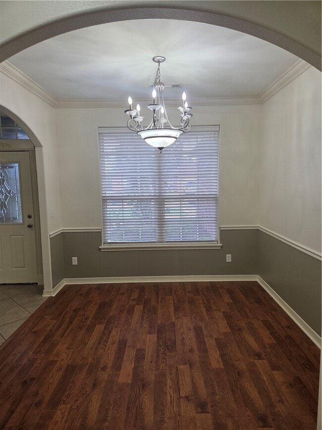 Building Photo - 3219 W Thornebrook St