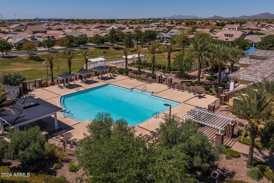 Building Photo - 10560 E Nichols Ave