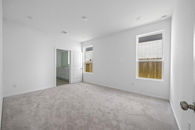 Building Photo - 6410 Laguna Terra Dr