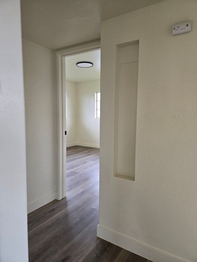 Building Photo - 3 Br 1 Ba available now