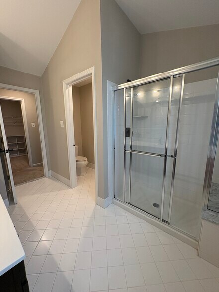Building Photo - 906 Blue Meadow Dr