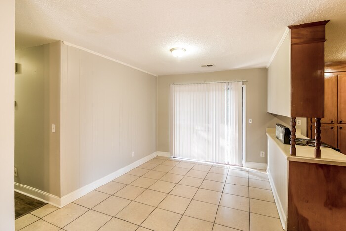 Building Photo - 210 Elliott Dr