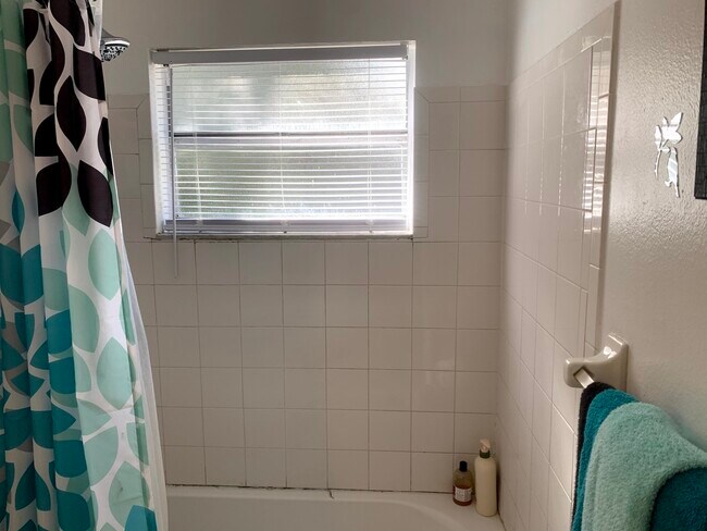 Building Photo - 4134 12th Ave S