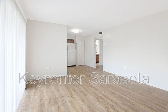 Building Photo - 2304 Ringling Blvd