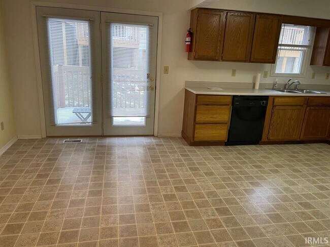 Building Photo - 438 W Northlane Dr