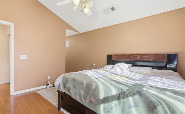 Building Photo - 205 Oak Grove Way
