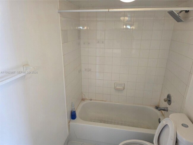 Building Photo - 1176 NW 124 Pl