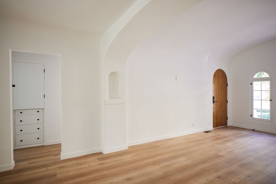 Building Photo - 1544 Westerly Terrace